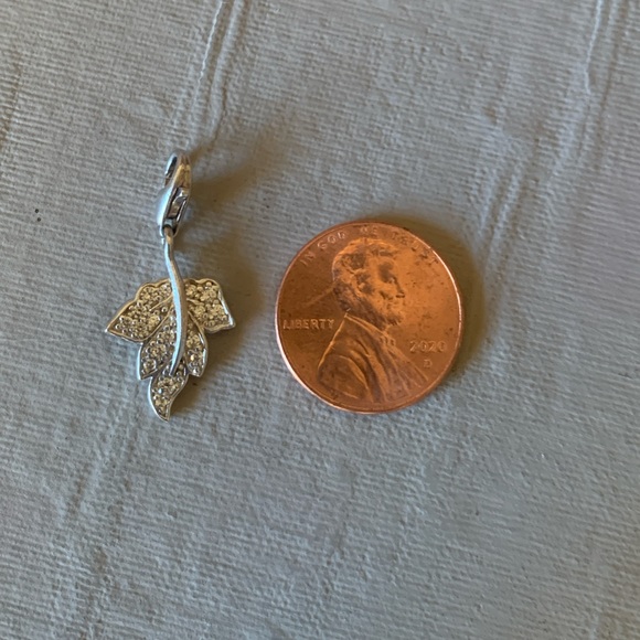 THOMAS SABO 925 Sterling Silver with Pavé Zirconia Leaf Charm - Picture 3 of 3